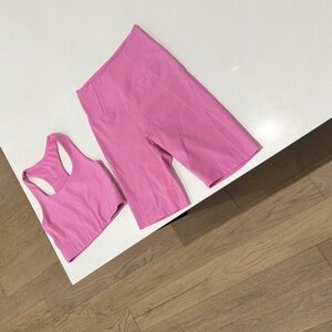 GIRLFRIEND COLLECTIVE SET